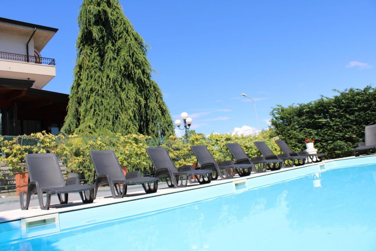 Lo Scoiattolo Hotel Massino Visconti Ngoại thất bức ảnh