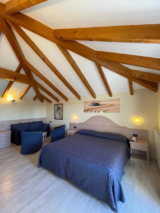 Lo Scoiattolo Hotel Massino Visconti Ngoại thất bức ảnh