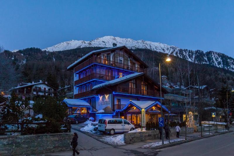 Lo Scoiattolo Hotel Massino Visconti Ngoại thất bức ảnh