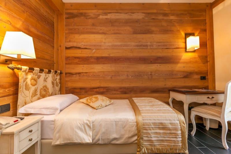 Lo Scoiattolo Hotel Massino Visconti Ngoại thất bức ảnh